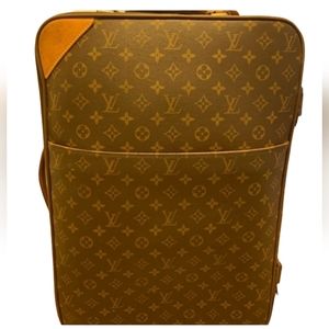 💕Authentic Louis Vuitton Monogram Luggage💕